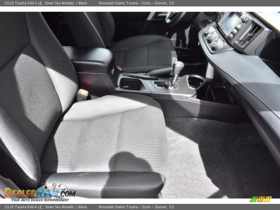 2018 Toyota RAV4 LE Silver Sky Metallic / Black Photo #17