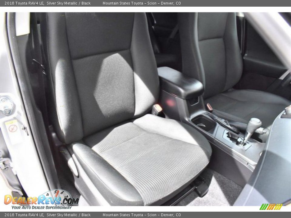 2018 Toyota RAV4 LE Silver Sky Metallic / Black Photo #18