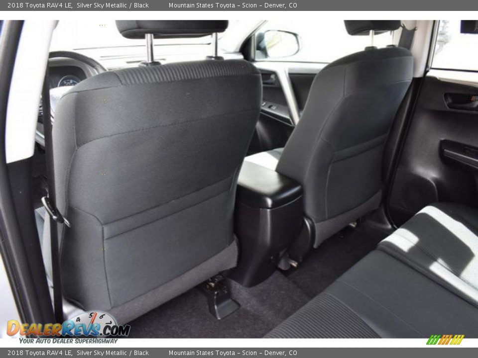 2018 Toyota RAV4 LE Silver Sky Metallic / Black Photo #19