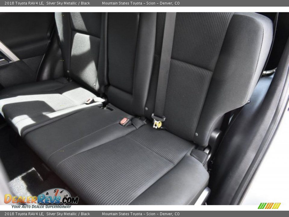 2018 Toyota RAV4 LE Silver Sky Metallic / Black Photo #21