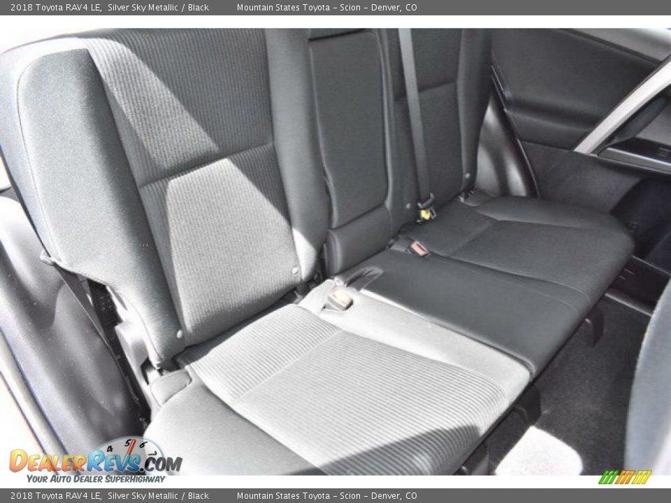 2018 Toyota RAV4 LE Silver Sky Metallic / Black Photo #22