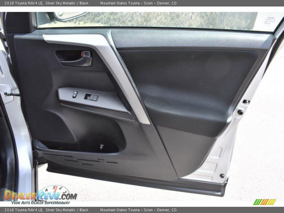 2018 Toyota RAV4 LE Silver Sky Metallic / Black Photo #25