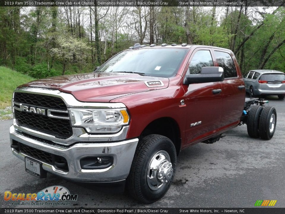 Front 3/4 View of 2019 Ram 3500 Tradesman Crew Cab 4x4 Chassis Photo #2