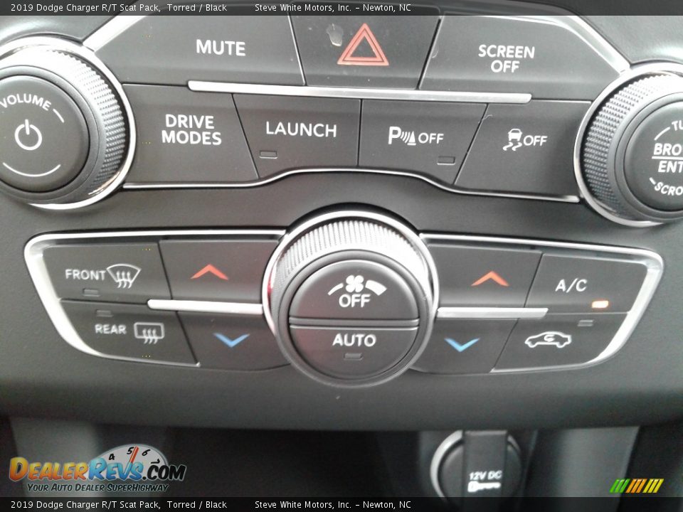 Controls of 2019 Dodge Charger R/T Scat Pack Photo #15
