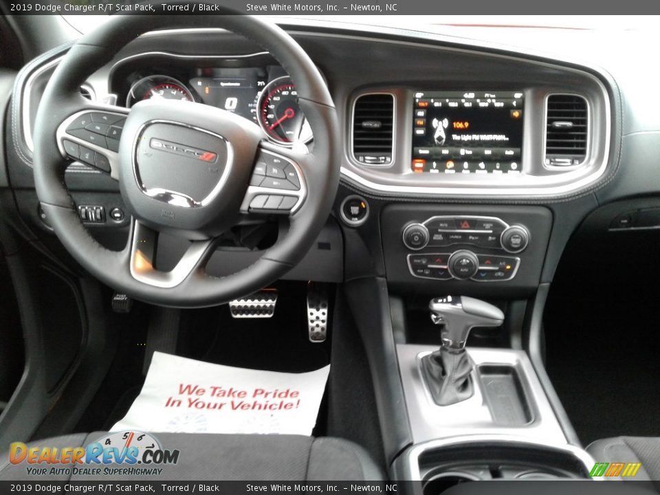 Dashboard of 2019 Dodge Charger R/T Scat Pack Photo #18