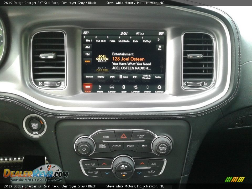 Controls of 2019 Dodge Charger R/T Scat Pack Photo #12