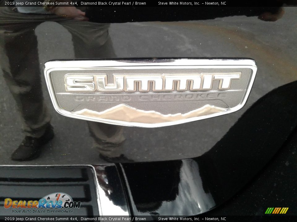 2019 Jeep Grand Cherokee Summit 4x4 Diamond Black Crystal Pearl / Brown Photo #10