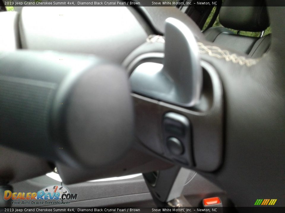 2019 Jeep Grand Cherokee Summit 4x4 Diamond Black Crystal Pearl / Brown Photo #14