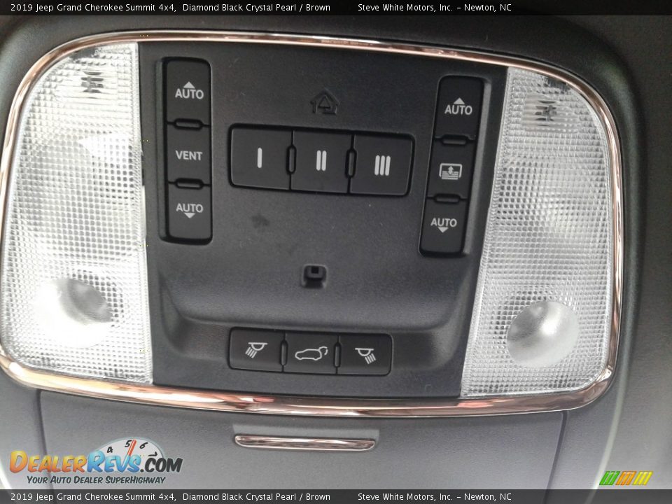 2019 Jeep Grand Cherokee Summit 4x4 Diamond Black Crystal Pearl / Brown Photo #24