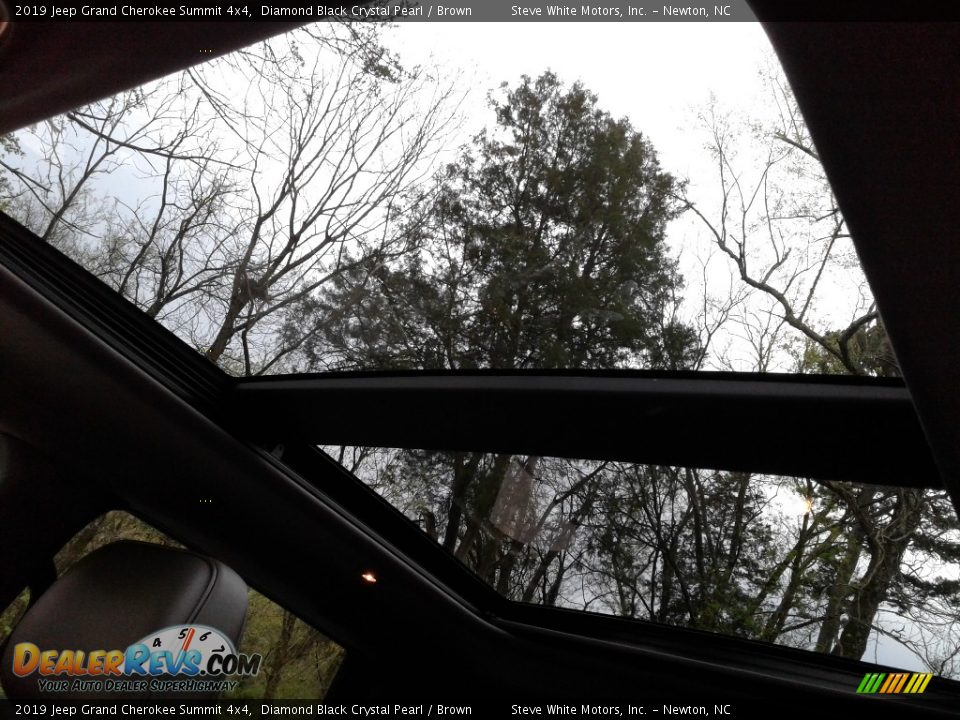 2019 Jeep Grand Cherokee Summit 4x4 Diamond Black Crystal Pearl / Brown Photo #25