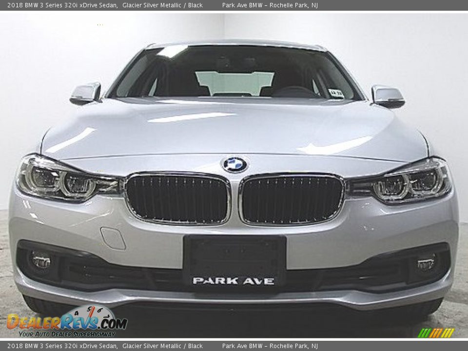 2018 BMW 3 Series 320i xDrive Sedan Glacier Silver Metallic / Black Photo #3