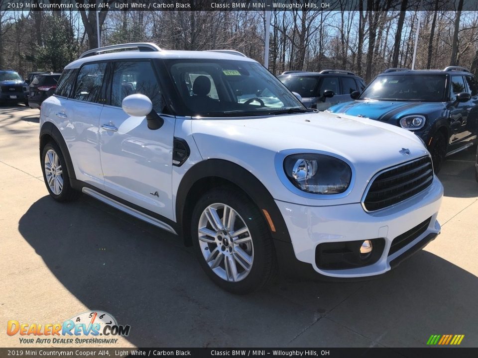 2019 Mini Countryman Cooper All4 Light White / Carbon Black Photo #1