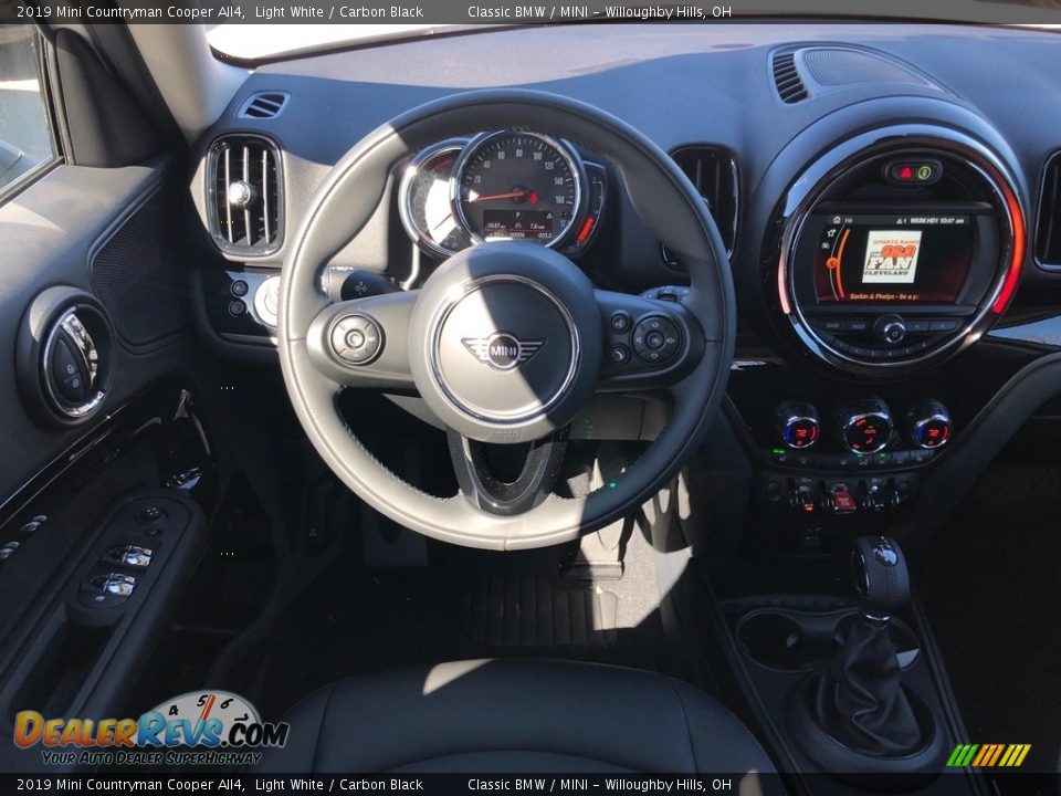 2019 Mini Countryman Cooper All4 Light White / Carbon Black Photo #7