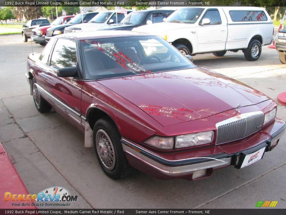 1992 Buick Regal Limited Coupe Medium Garnet Red Metallic / Red Photo #4