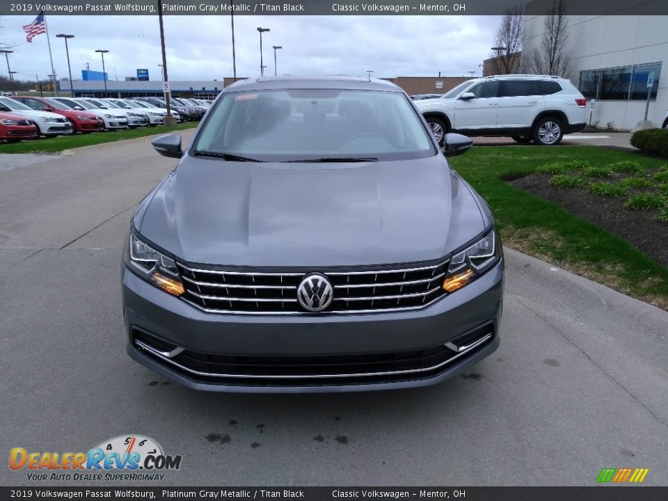 2019 Volkswagen Passat Wolfsburg Platinum Gray Metallic / Titan Black Photo #2