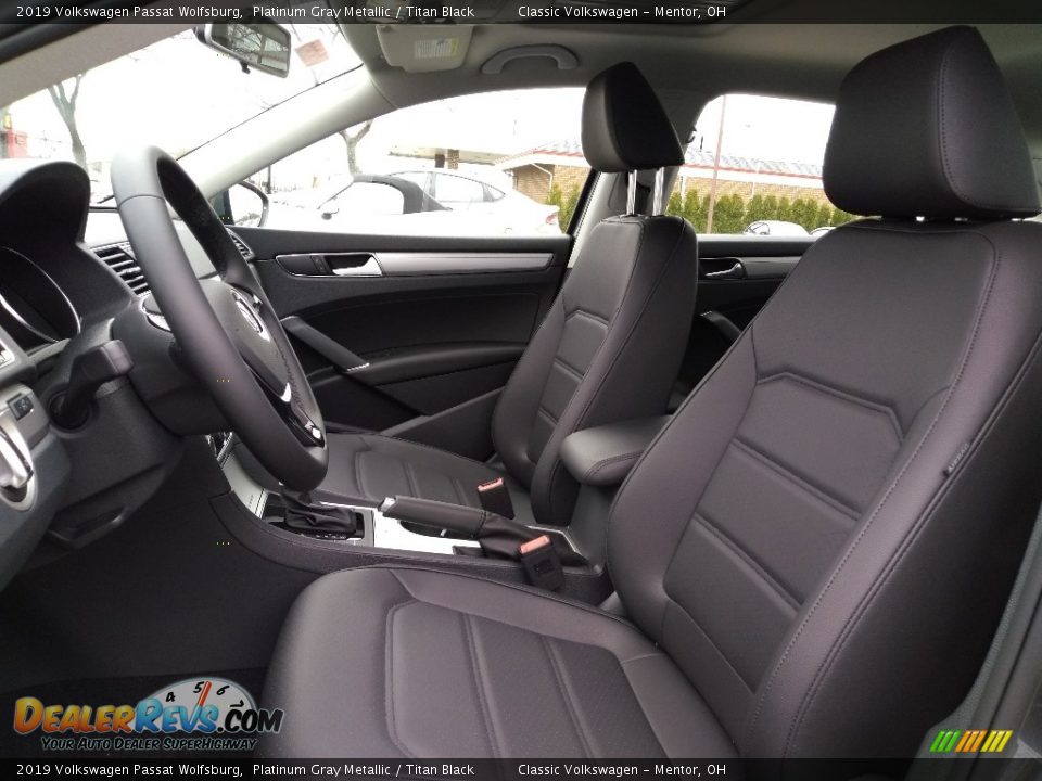 Titan Black Interior - 2019 Volkswagen Passat Wolfsburg Photo #3