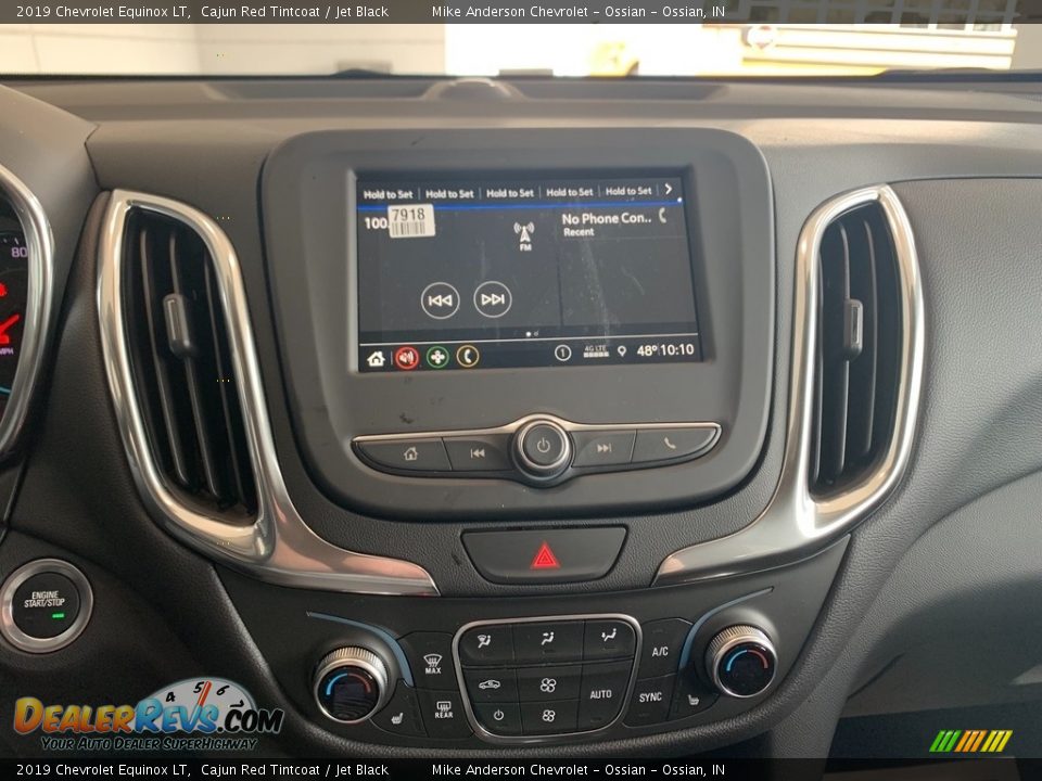 Controls of 2019 Chevrolet Equinox LT Photo #17