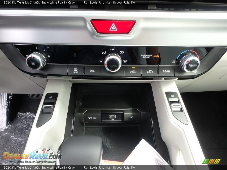 Controls of 2020 Kia Telluride S AWD Photo #19