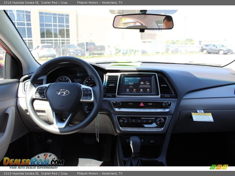 2019 Hyundai Sonata SE Scarlet Red / Gray Photo #18