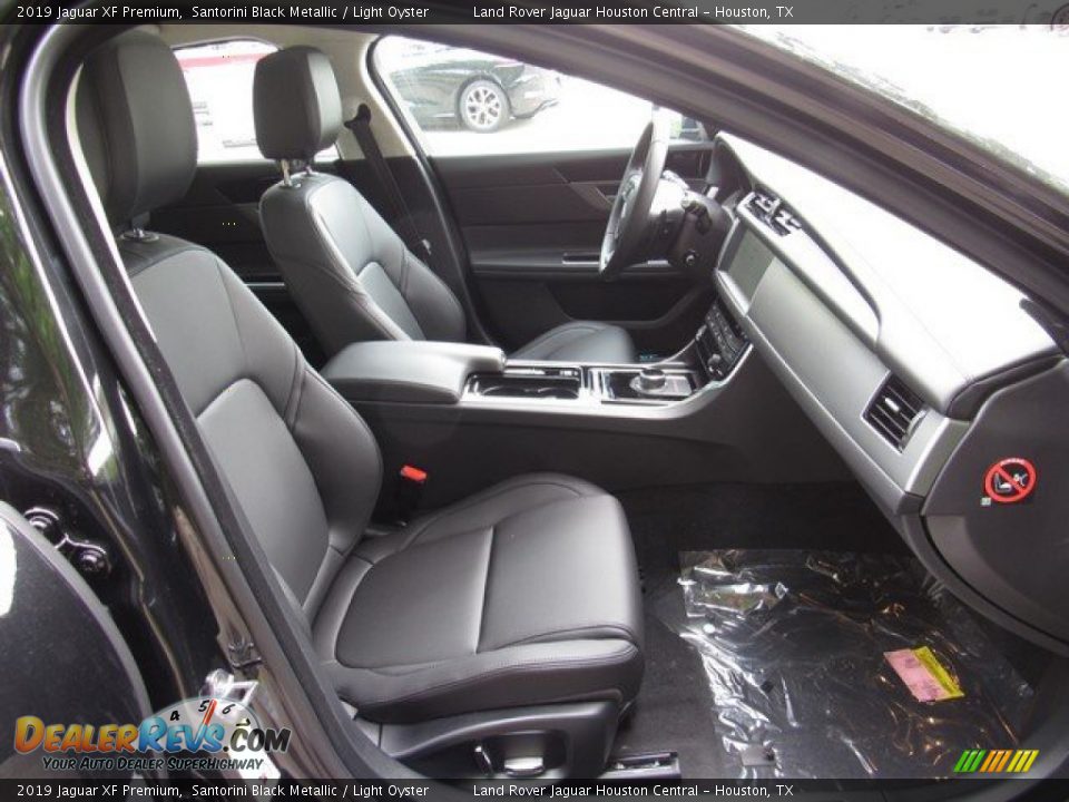 2019 Jaguar XF Premium Santorini Black Metallic / Light Oyster Photo #5