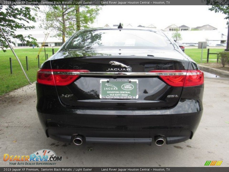 2019 Jaguar XF Premium Santorini Black Metallic / Light Oyster Photo #8