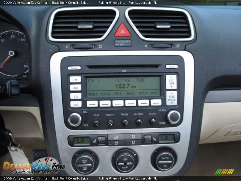 2009 Volkswagen Eos Komfort Black Uni / Cornsilk Beige Photo #27