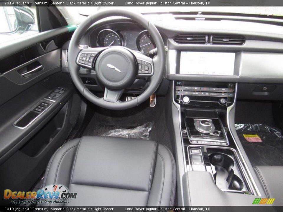 2019 Jaguar XF Premium Santorini Black Metallic / Light Oyster Photo #14