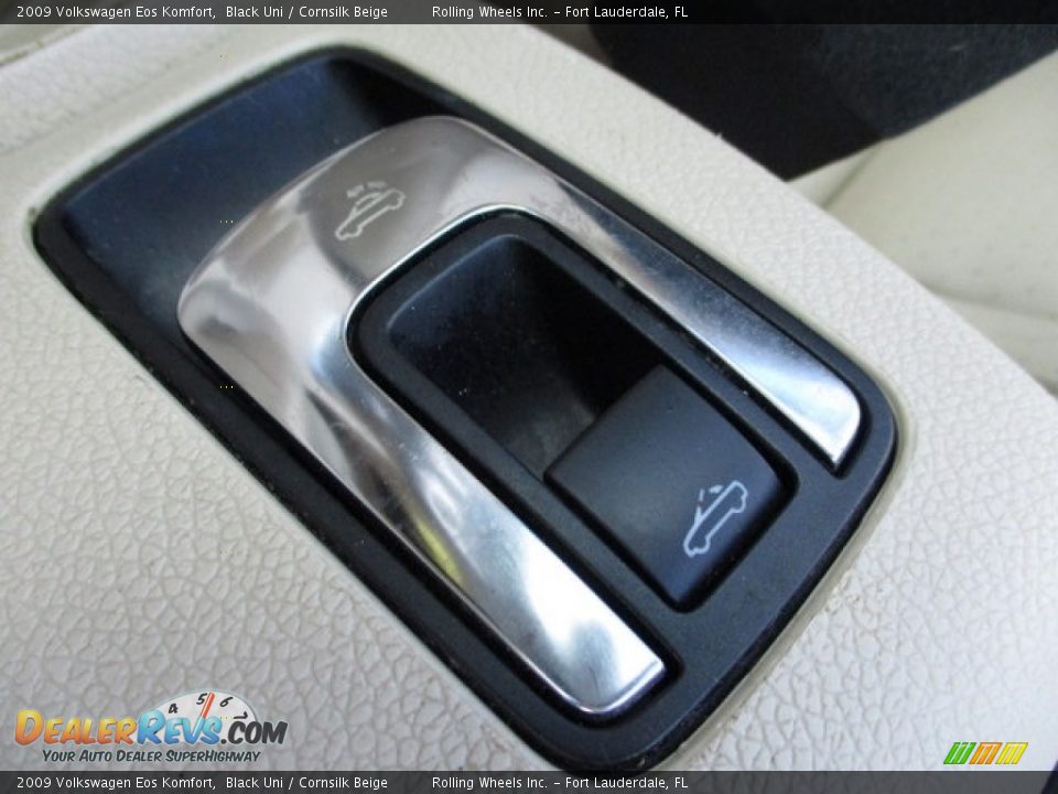 2009 Volkswagen Eos Komfort Black Uni / Cornsilk Beige Photo #28