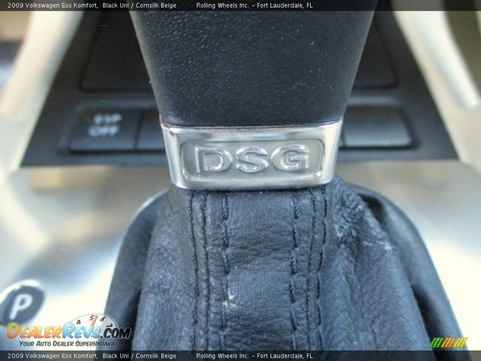 2009 Volkswagen Eos Komfort Black Uni / Cornsilk Beige Photo #30