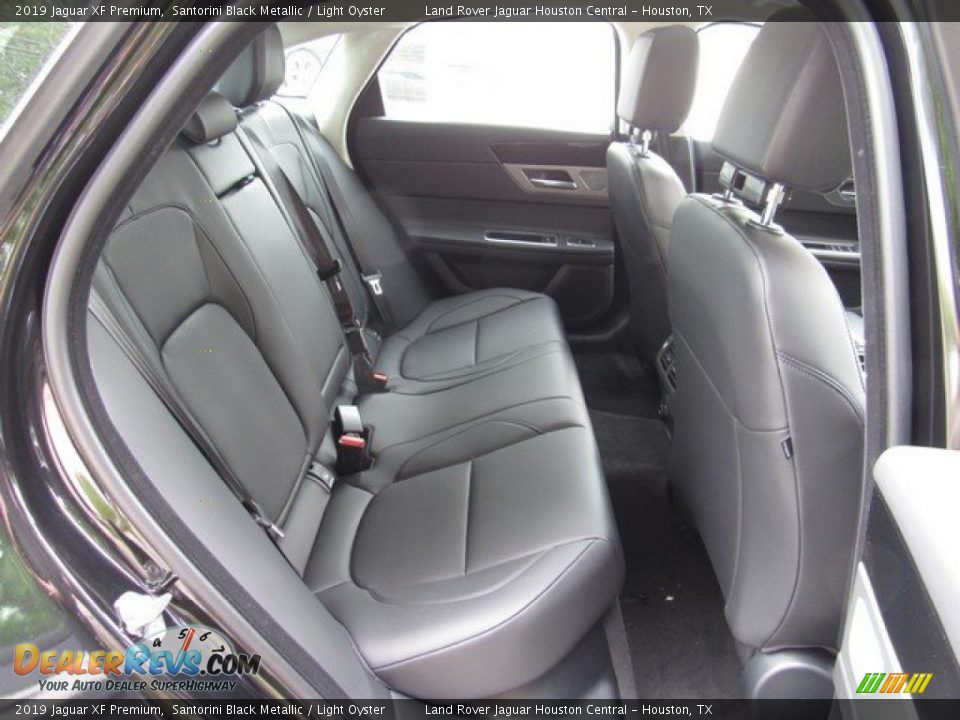 2019 Jaguar XF Premium Santorini Black Metallic / Light Oyster Photo #19