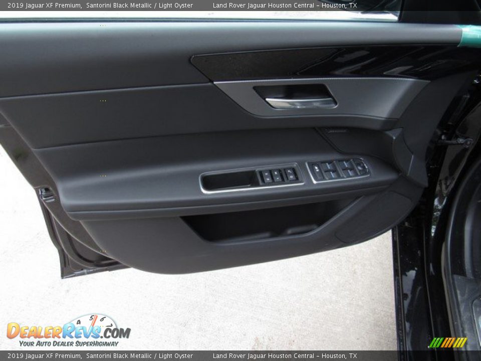 2019 Jaguar XF Premium Santorini Black Metallic / Light Oyster Photo #23