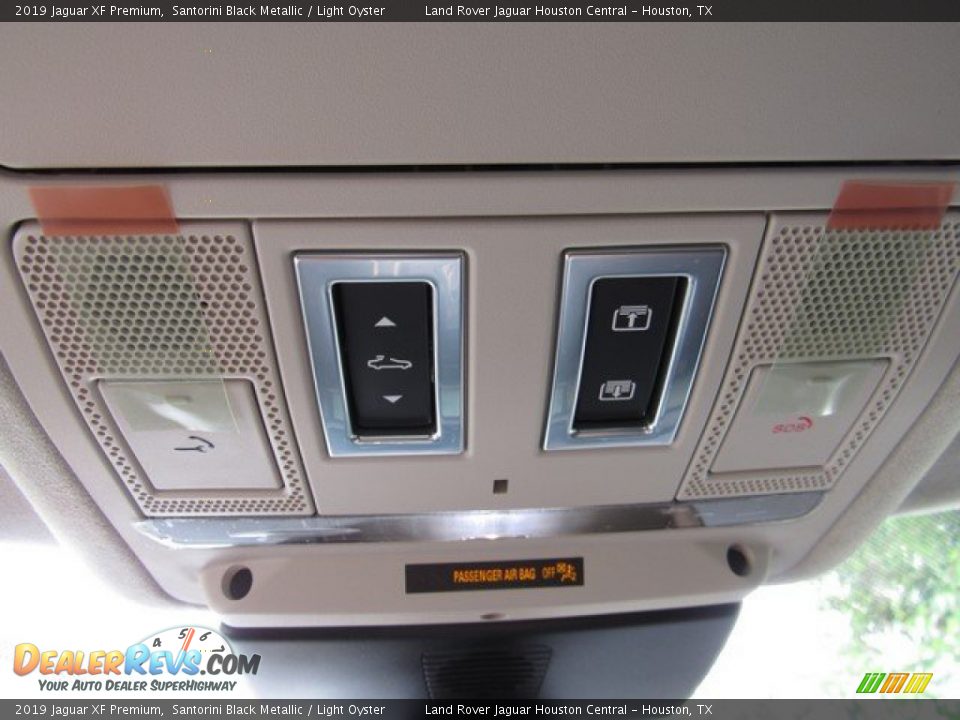 2019 Jaguar XF Premium Santorini Black Metallic / Light Oyster Photo #34