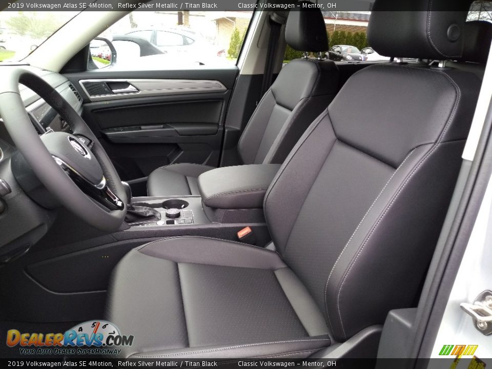 Front Seat of 2019 Volkswagen Atlas SE 4Motion Photo #3