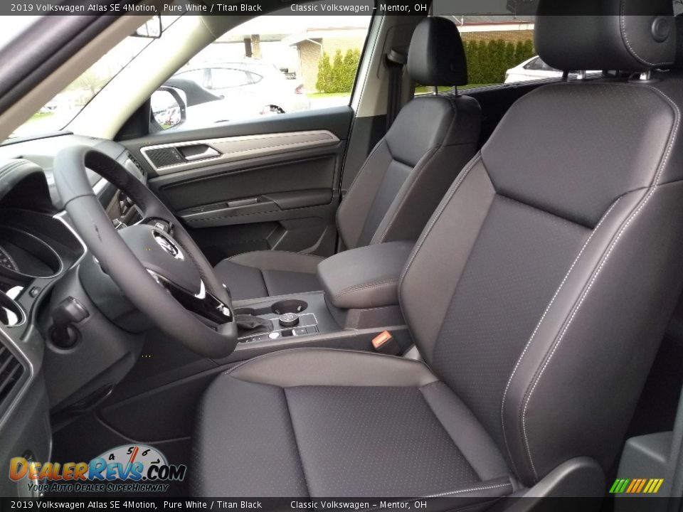 Front Seat of 2019 Volkswagen Atlas SE 4Motion Photo #3