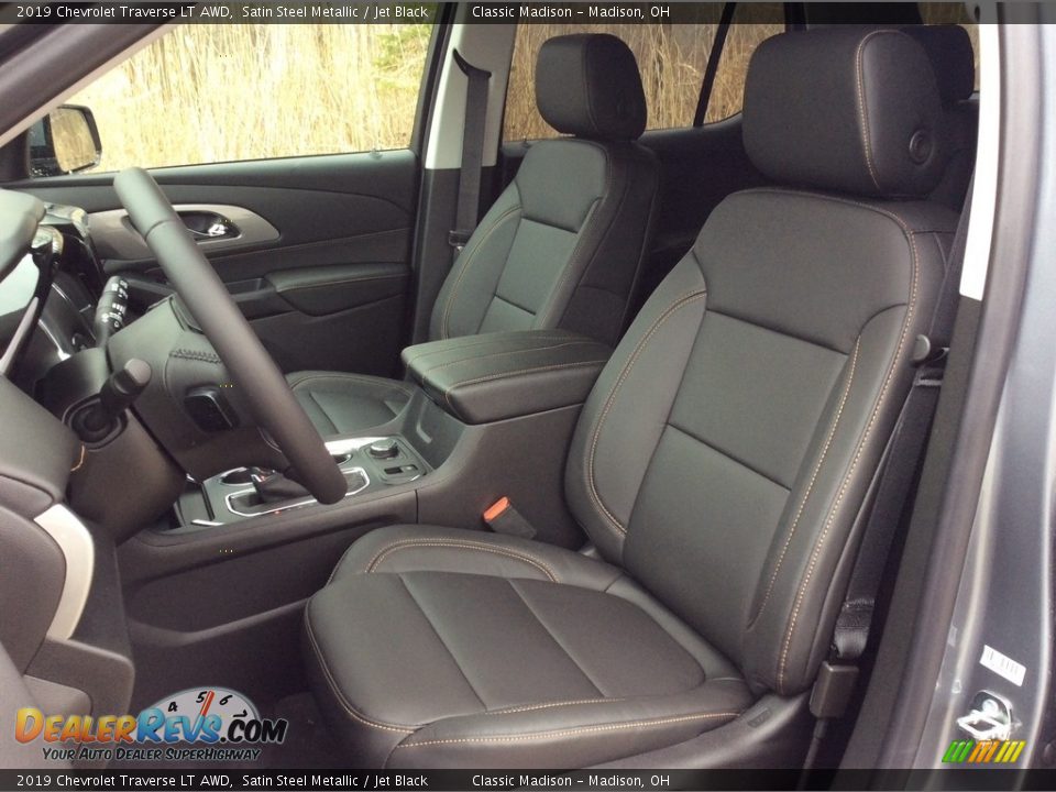Front Seat of 2019 Chevrolet Traverse LT AWD Photo #10