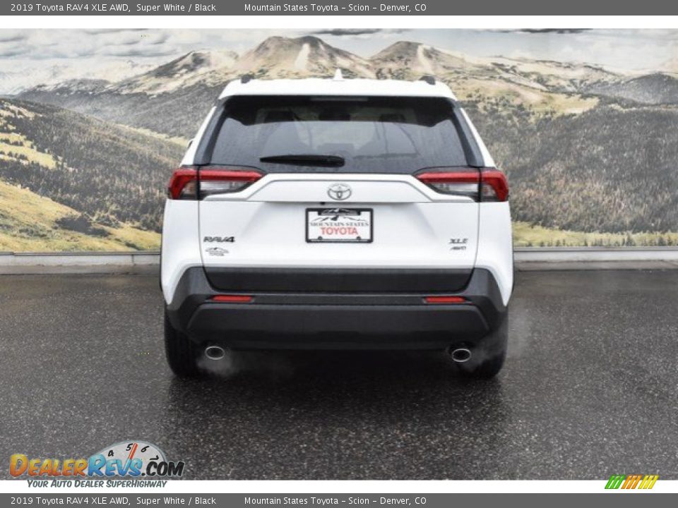 2019 Toyota RAV4 XLE AWD Super White / Black Photo #4