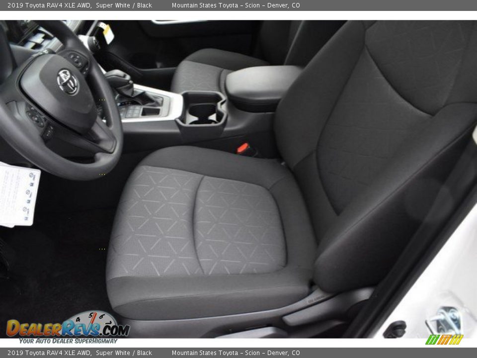 2019 Toyota RAV4 XLE AWD Super White / Black Photo #6
