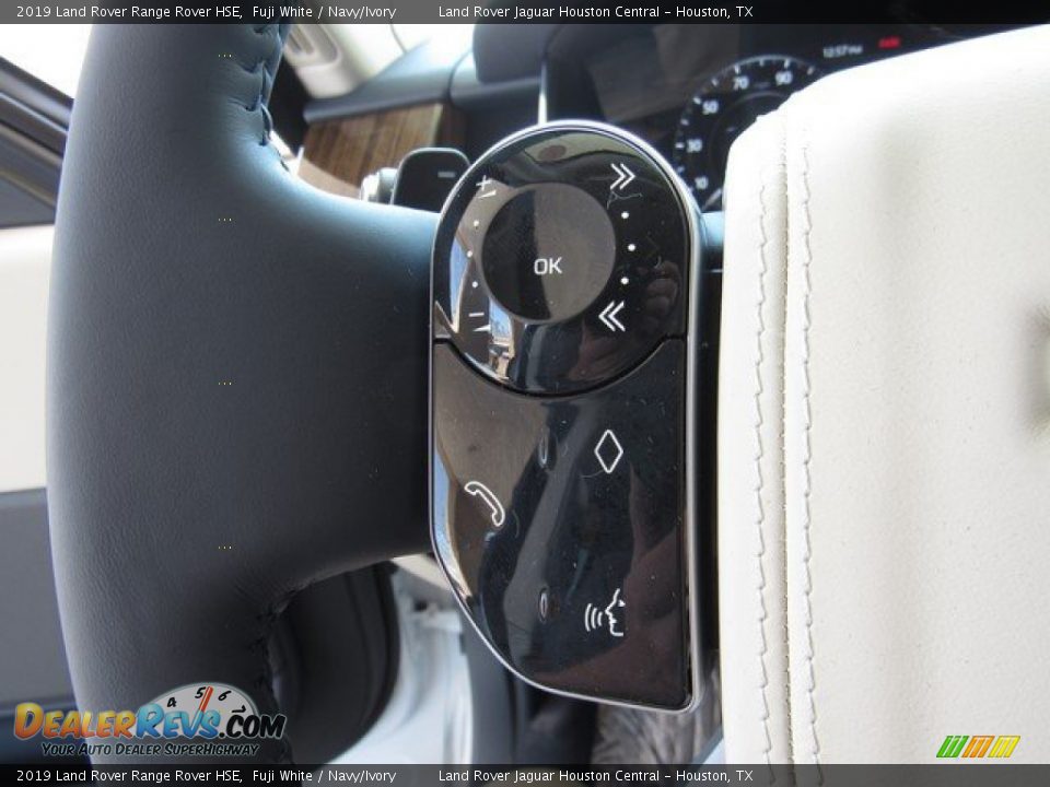 2019 Land Rover Range Rover HSE Steering Wheel Photo #30