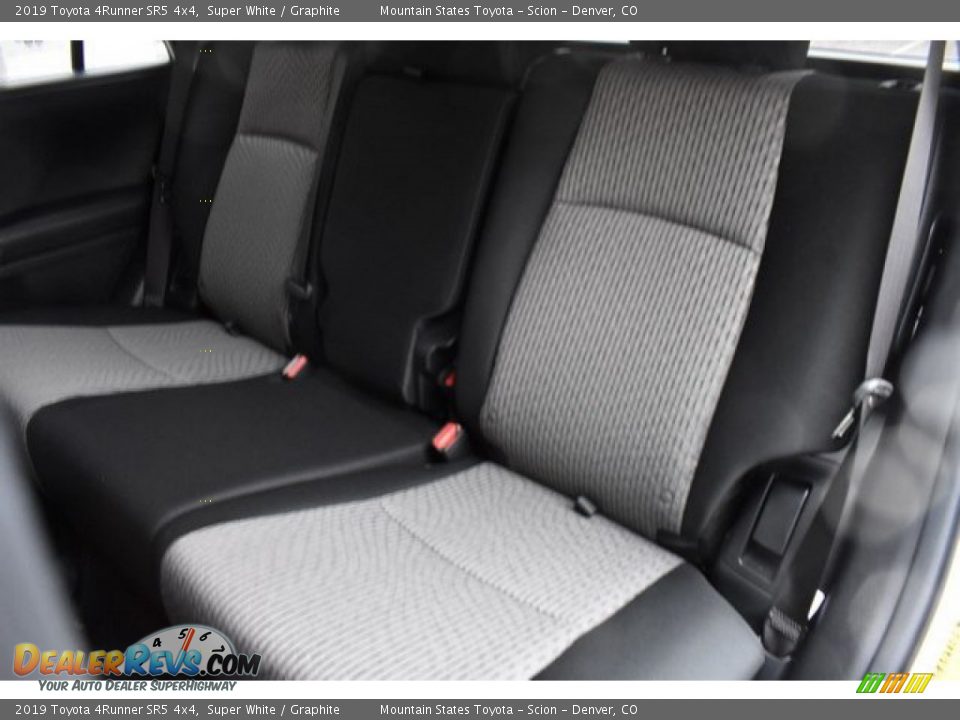 2019 Toyota 4Runner SR5 4x4 Super White / Graphite Photo #9