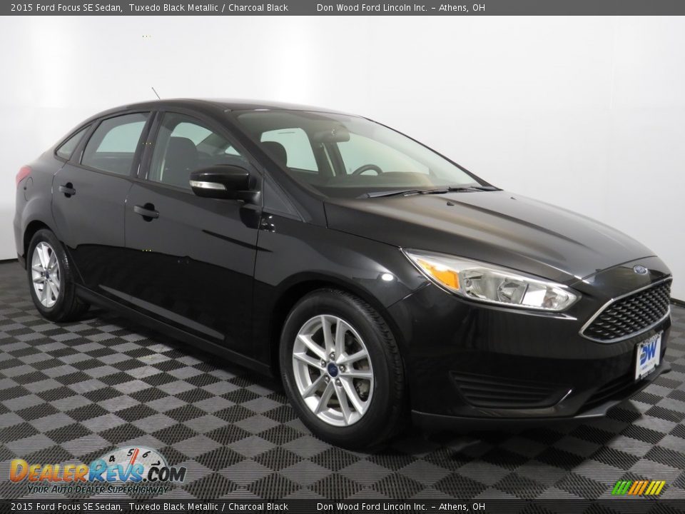 2015 Ford Focus SE Sedan Tuxedo Black Metallic / Charcoal Black Photo #2
