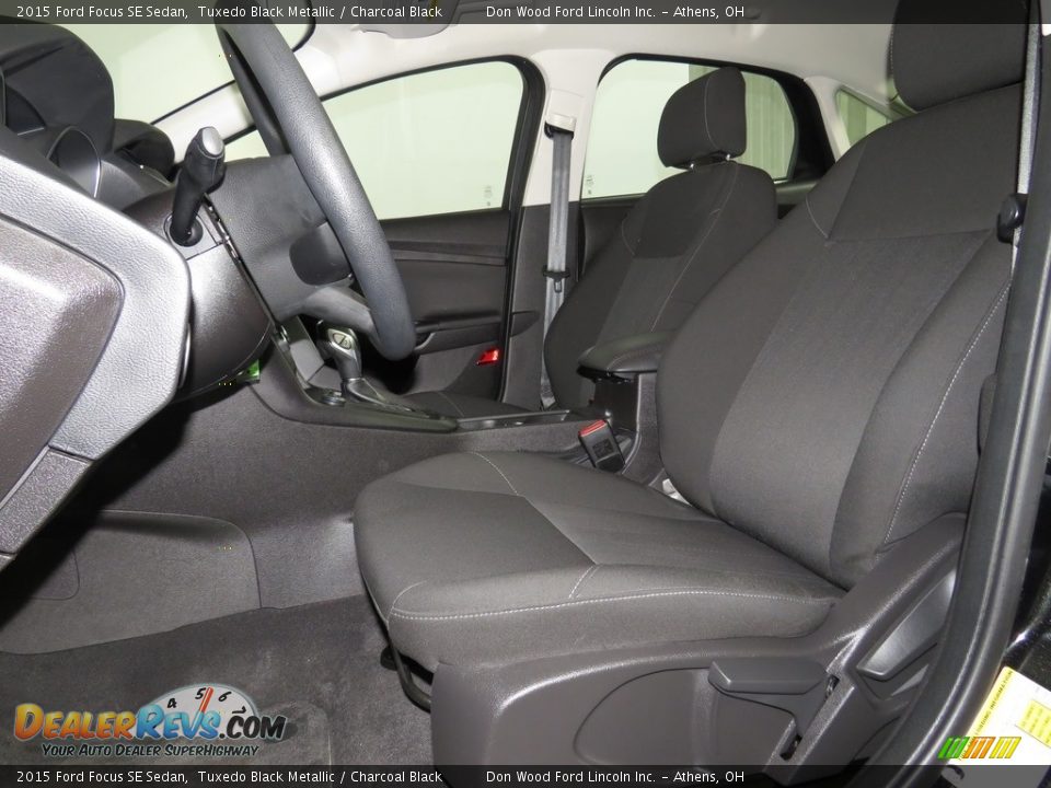 2015 Ford Focus SE Sedan Tuxedo Black Metallic / Charcoal Black Photo #11