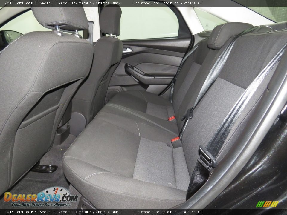 2015 Ford Focus SE Sedan Tuxedo Black Metallic / Charcoal Black Photo #13
