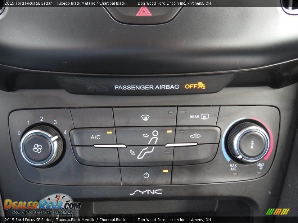 2015 Ford Focus SE Sedan Tuxedo Black Metallic / Charcoal Black Photo #23