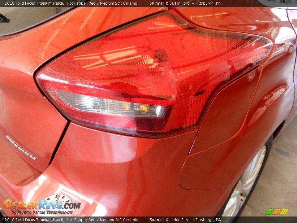 2018 Ford Focus Titanium Hatch Hot Pepper Red / Medium Soft Ceramic Photo #5