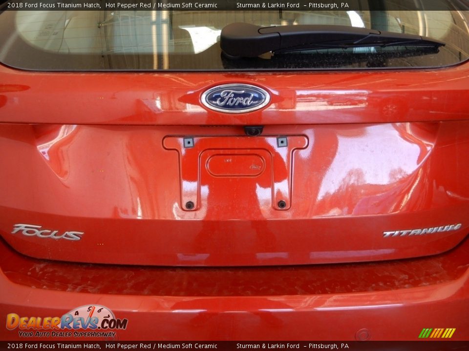 2018 Ford Focus Titanium Hatch Hot Pepper Red / Medium Soft Ceramic Photo #6