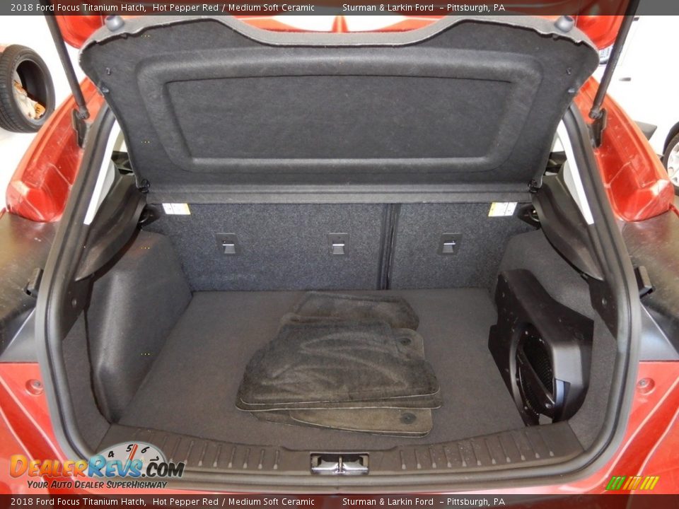 2018 Ford Focus Titanium Hatch Hot Pepper Red / Medium Soft Ceramic Photo #7