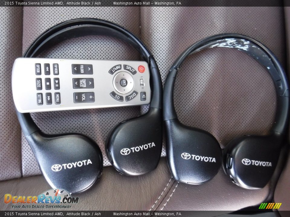 2015 Toyota Sienna Limited AWD Attitude Black / Ash Photo #12