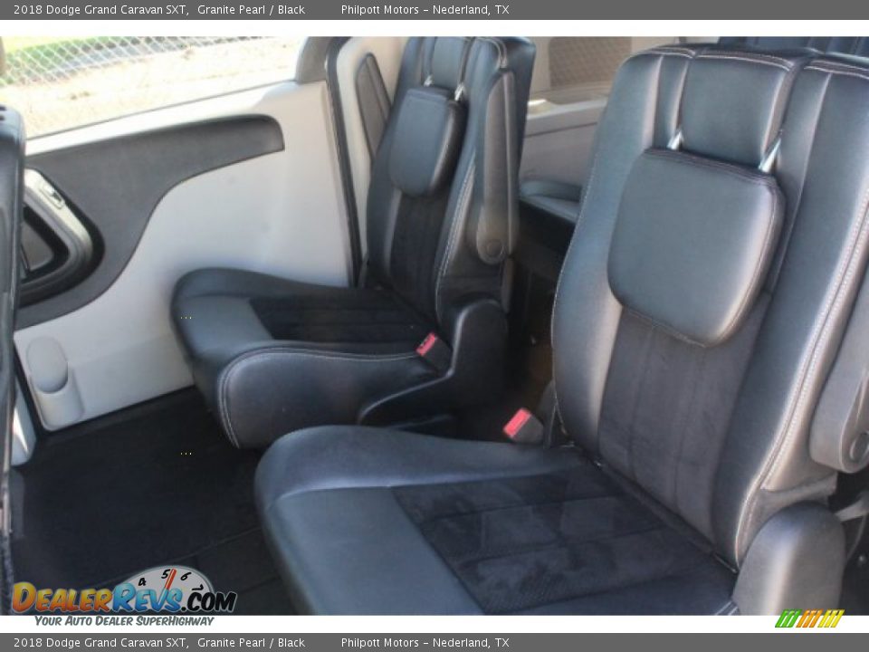 2018 Dodge Grand Caravan SXT Granite Pearl / Black Photo #17