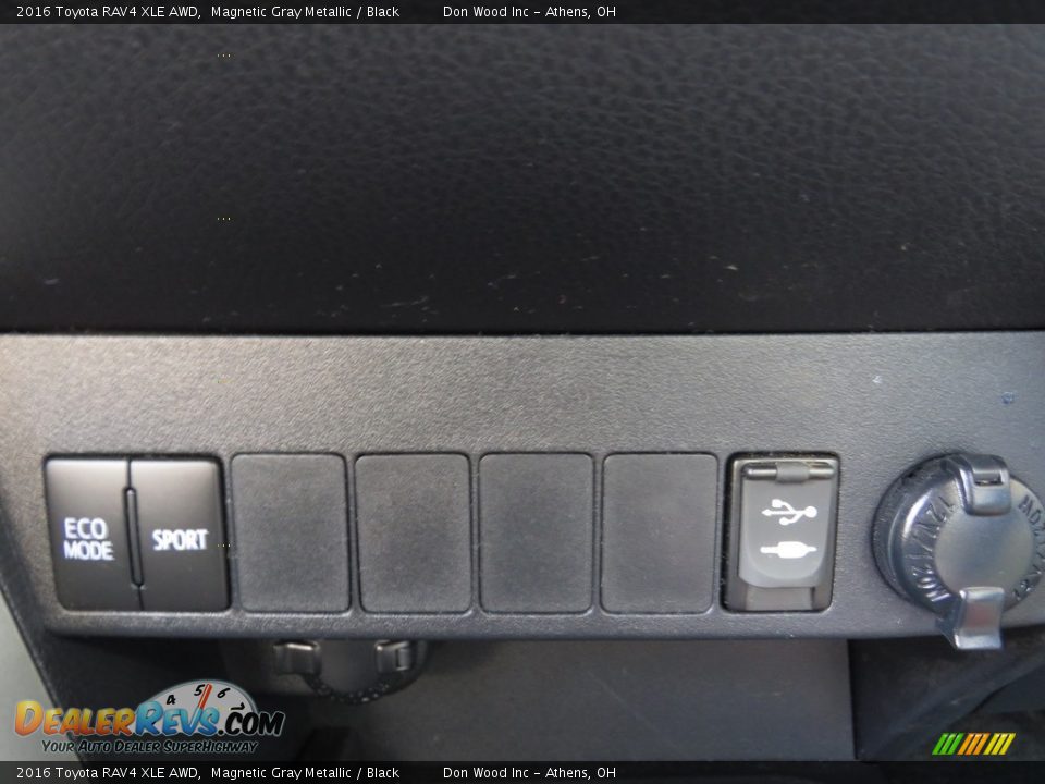 2016 Toyota RAV4 XLE AWD Magnetic Gray Metallic / Black Photo #17