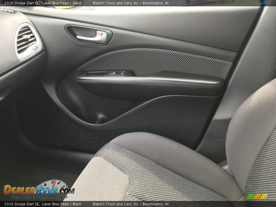 2016 Dodge Dart SE Laser Blue Pearl / Black Photo #15
